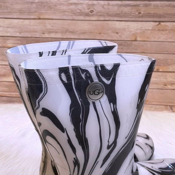 UGG Women’s Sienna Marbled Black And White Rain Boots - Picture 6 of 7